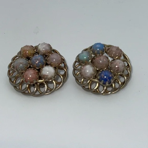 Vintage floral cluster clip on statement earrings mid century - Picture 9 of 9